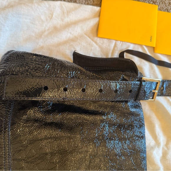 Fendi Black patent leather Shoulder Bag with FF Logo - Picture 10 of 12